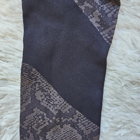 Target brand black snake print leggings size Small‎ S - Picture 4 of 10